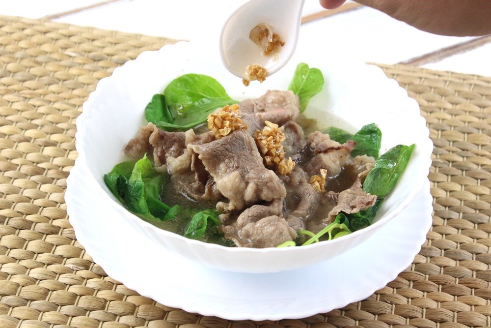 ต้มจืดผักโขมเนื้อสไลด์